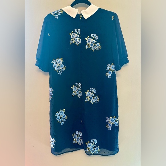 CeCe Blue and White Floral Dress w/ Peter Pan Collar Size 6 - Picture 5 of 5